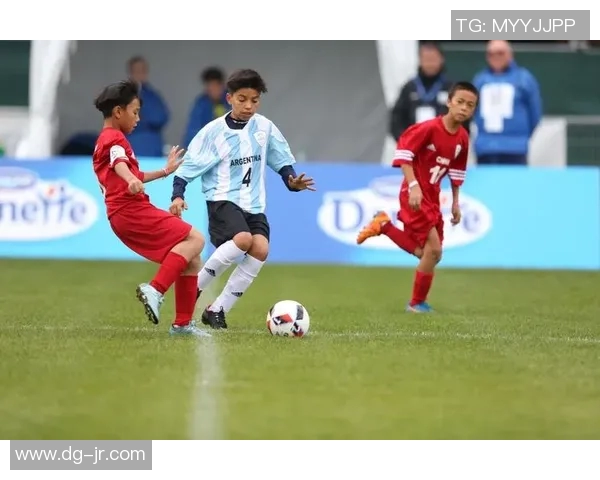 足球二代球星风采集锦：传承与突破的荣耀之路